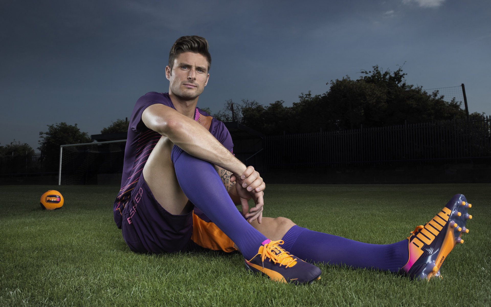 中国足球国际交流日益频繁，合作项目丰富多彩，国际足联中国